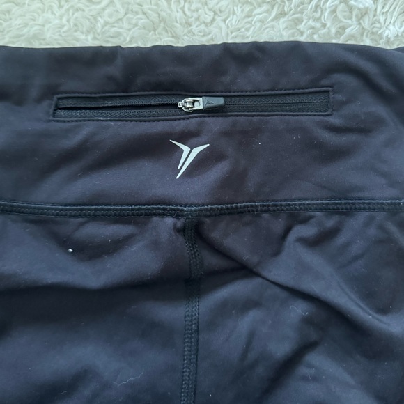 Old navy black workout leggings with pocket - Picture 5 of 5